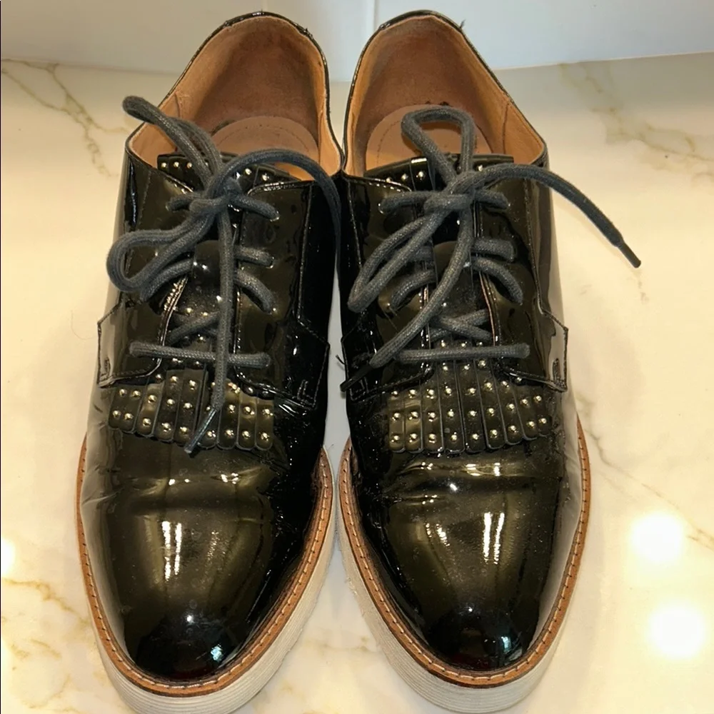 Black Patent Leather Men’s Lace-Up Oxford with Stud Detail